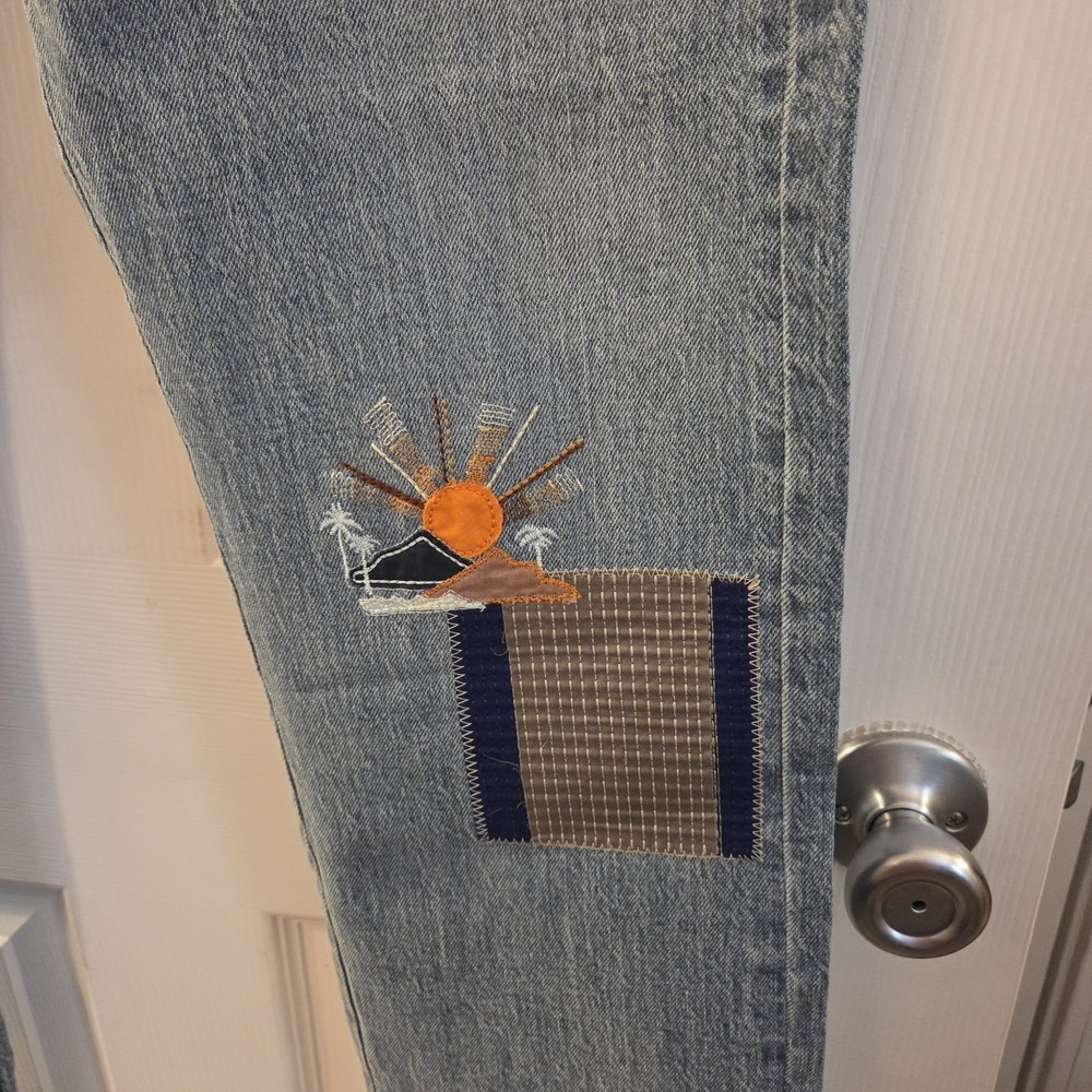 Anthropologie Pilcro 30 Slim Boyfriend Embroidered Patch Mid Rise Distress Jean - Picture 2 of 16